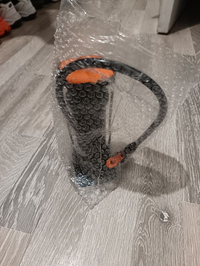 Pompe a vélo - photo numéro 3