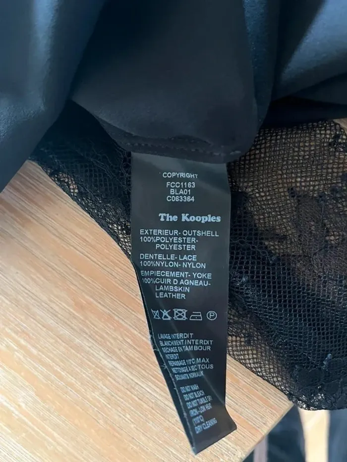 Chemisier chemise top blouse The Kooples dentelle boutonnière cuir taille 1 (36) noir - photo numéro 3