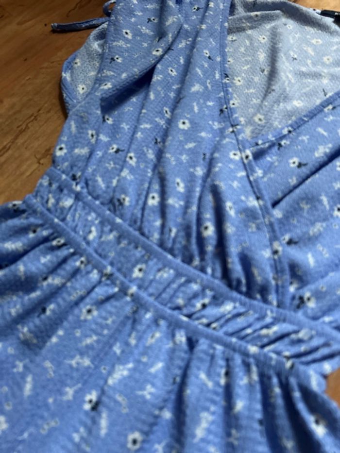 Combinaison short fleurie neuve - taille Xs - photo numéro 2