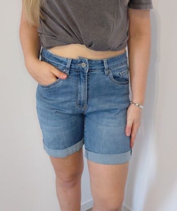 Magnifique short taille haute en Jean Nina Carter 🖤 