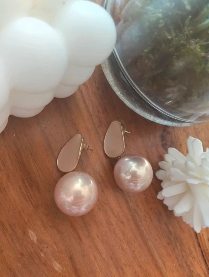 Boucles d'oreilles rose pâle grosse perle - photo numéro 2