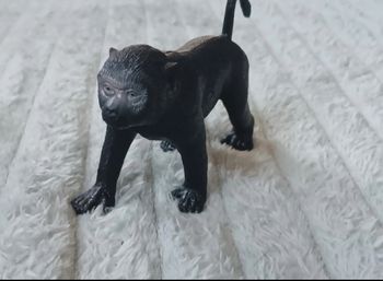 Figurine singe noir