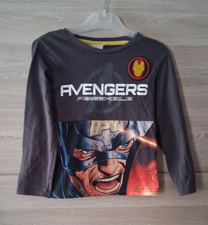 Tee-shirt manches longues avangers marvel taille 6 ans