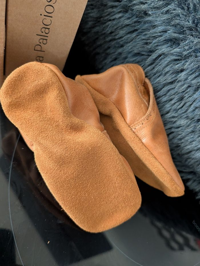 Chaussons enfant tout cuir doux et souple. Taille 22 - 23. Neuf. Lola Palacios - photo numéro 5
