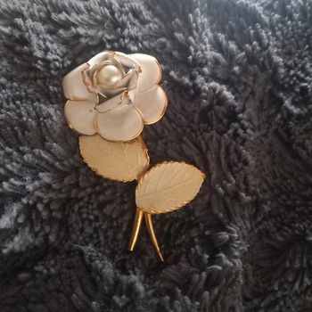 Broche vintage fleur