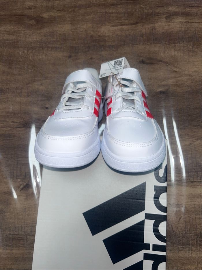 Baskets adidas neuf - photo numéro 2