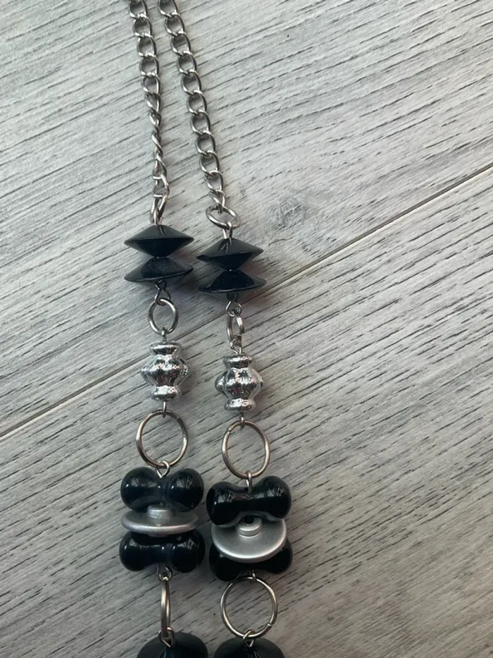 Collier noir gris et argenté - photo numéro 3