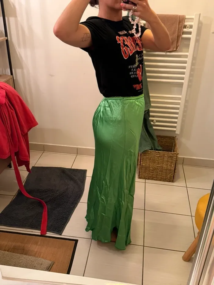 Jupe longue satin verte - photo numéro 5