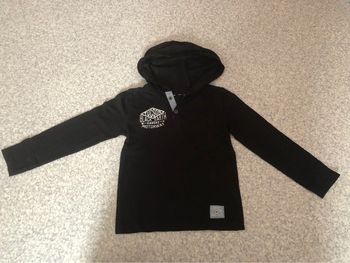 Haut manche longue à capuche