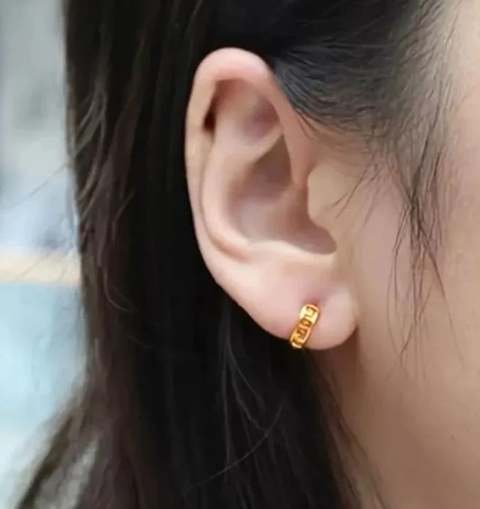 Petits anneaux,boucles d'oreilles dorées - photo numéro 5