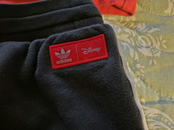 Superbe Ensemble Adidas X Disney 4/5ans - photo numéro 9