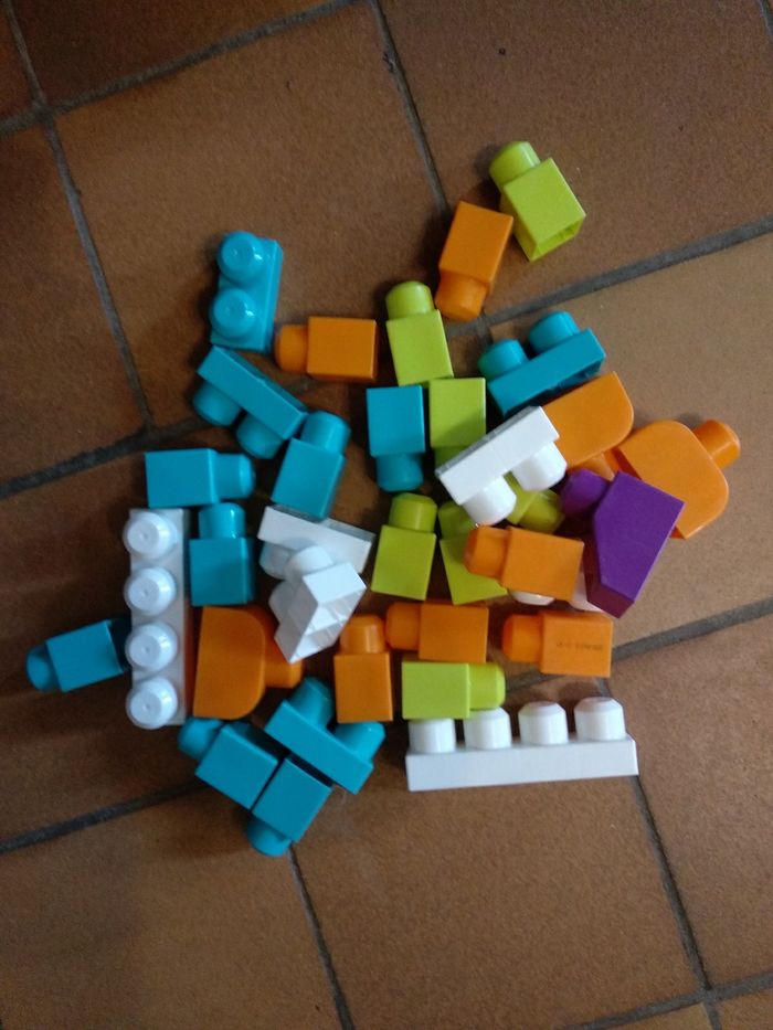 Table Méga Bloks avec 30 Blocs - photo numéro 5