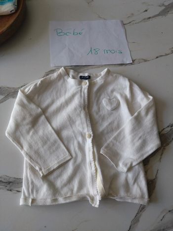 Gilet blanche Kiabi bébé fille 18 mois