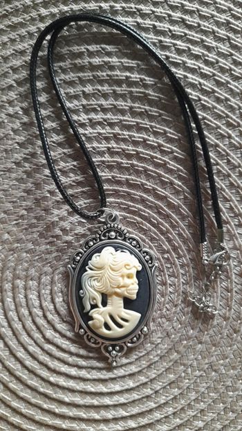 💀 Collier camée squelette victorien