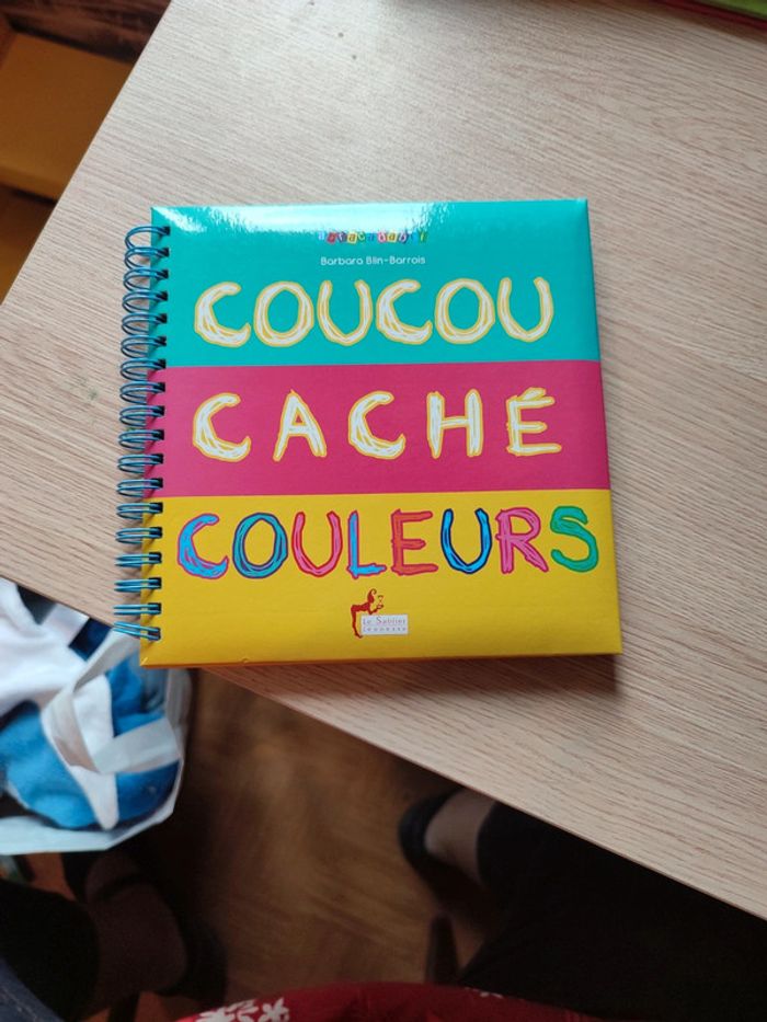 Coucou cache couleurs