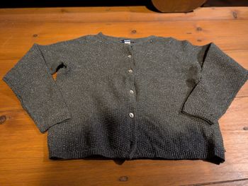 Gilet gris foncé anthracite argent Okaïdi 6 ans maille