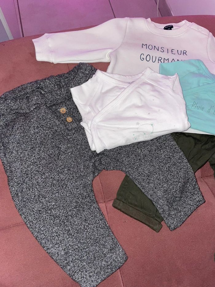 Lot vêtements 6 mois - photo numéro 3