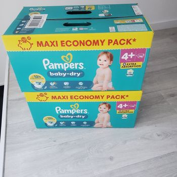 Lot de 2 cartons de couches pampers 