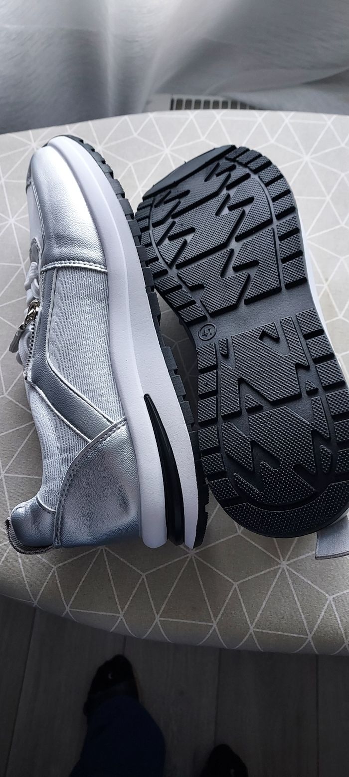 Baskets  gris - photo numéro 3