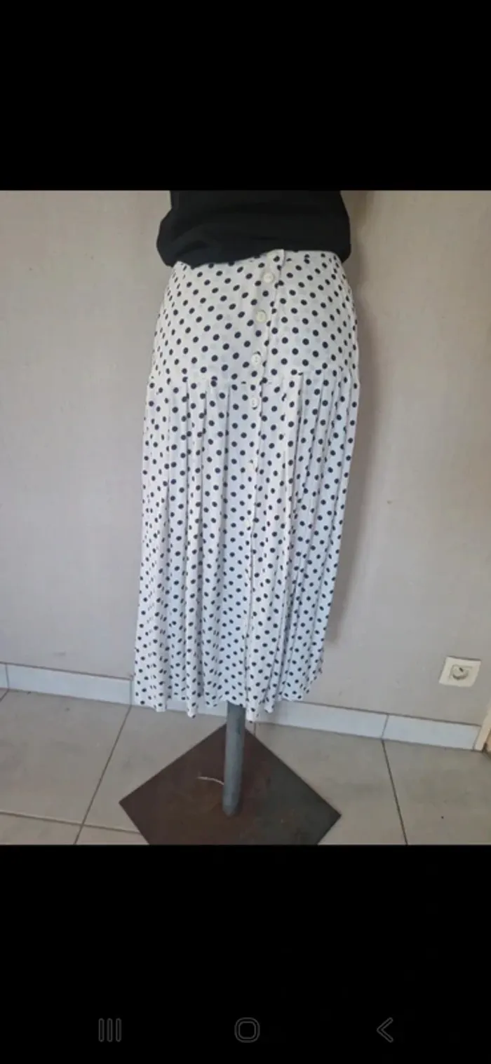Jupe longue caroll taille 40 bon etat blanche avec pois bleue - photo numéro 3