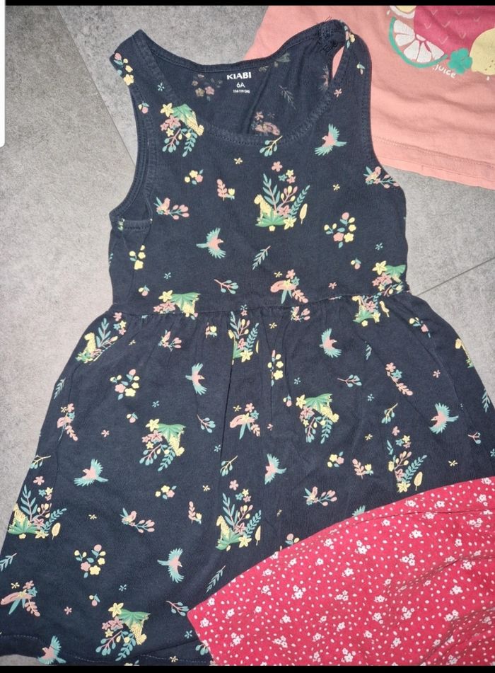 Lot été 5 ans robes - photo numéro 3