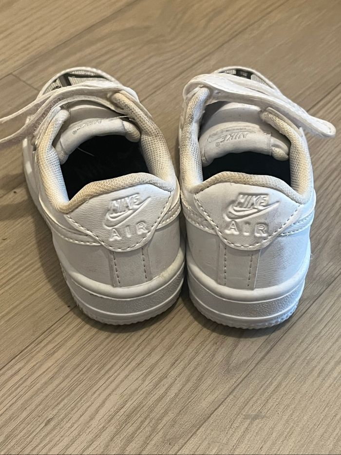 Baskets nike enfant taille 23 neuve - photo numéro 2