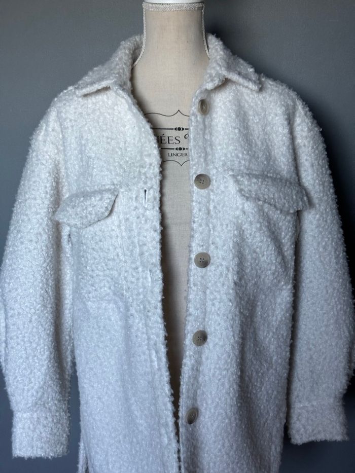 Sur chemise - photo numéro 2