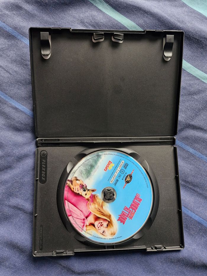 La blonde contre attaque en DVD - photo numéro 4