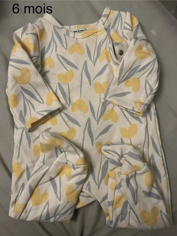 Pyjama tape à l’œil - 6 mois - ouverture devant - motif fleuri