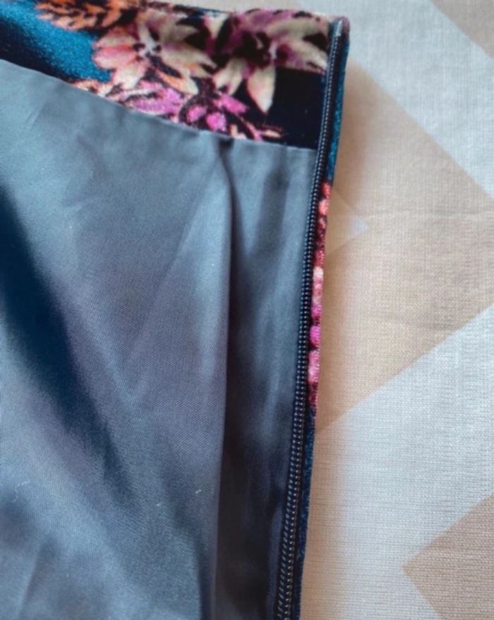 Jupe en velours Cortefiel taille 6 XXL neuve - photo numéro 7