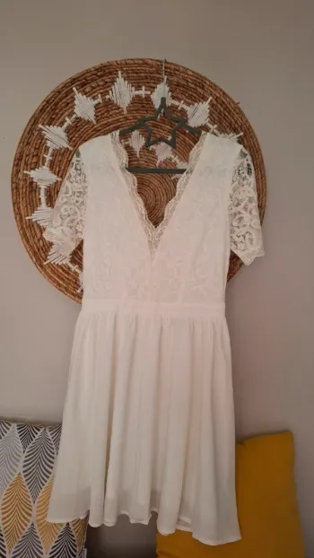 Robe dentelle boohoo