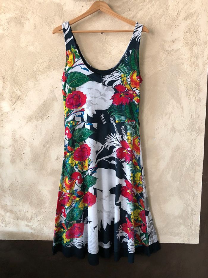 Jolie robe fleurie Desigual M