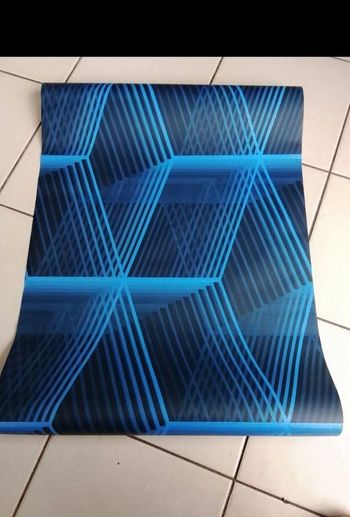 Papier peint neuf disponible plusieurs rouleaux 
