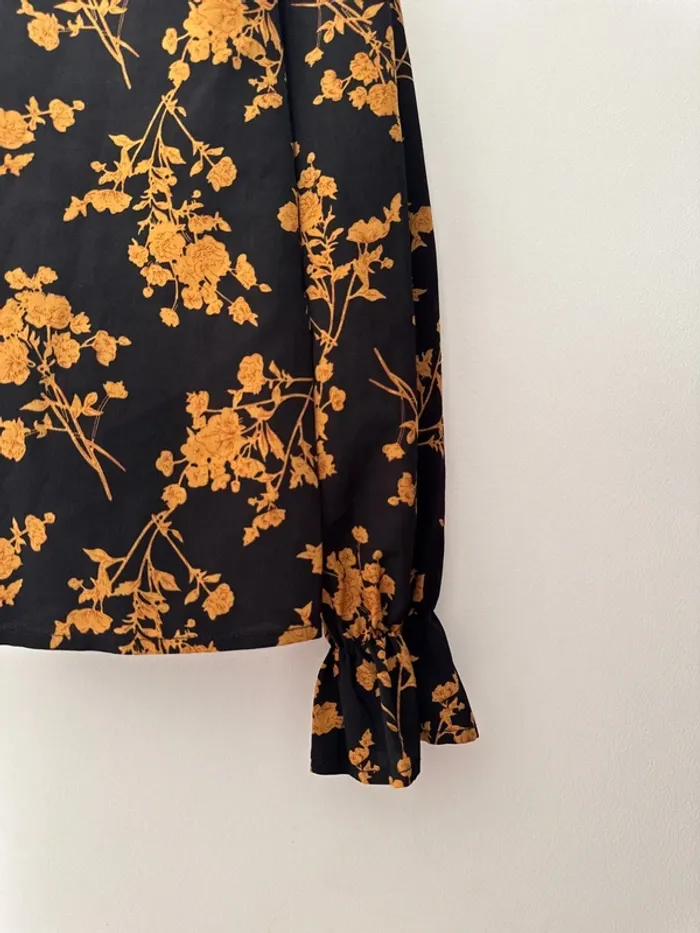 Blouse noire avec fleurs oranges Shein - photo numéro 4