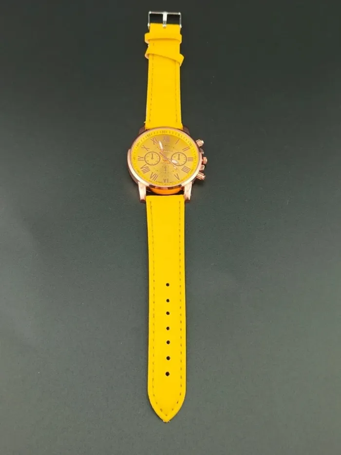 Montre femme jaune, style classique vintage - photo numéro 3