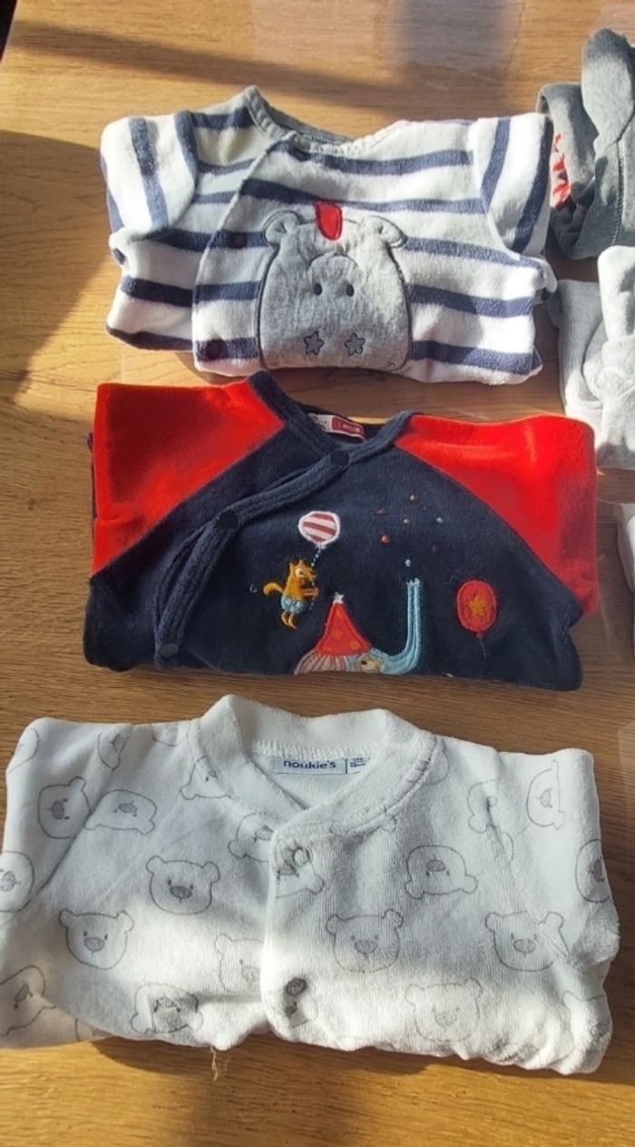Vends lot vêtements de marque garçon 1 et 3 mois - photo numéro 3