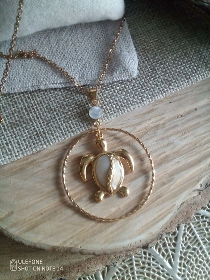 Collier tortue nacrée et pierre de lune - photo numéro 2