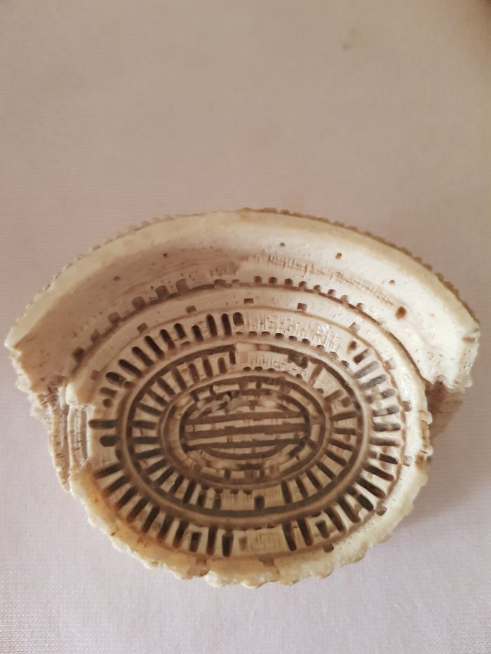 Bétime Statue de la colosse Romaine