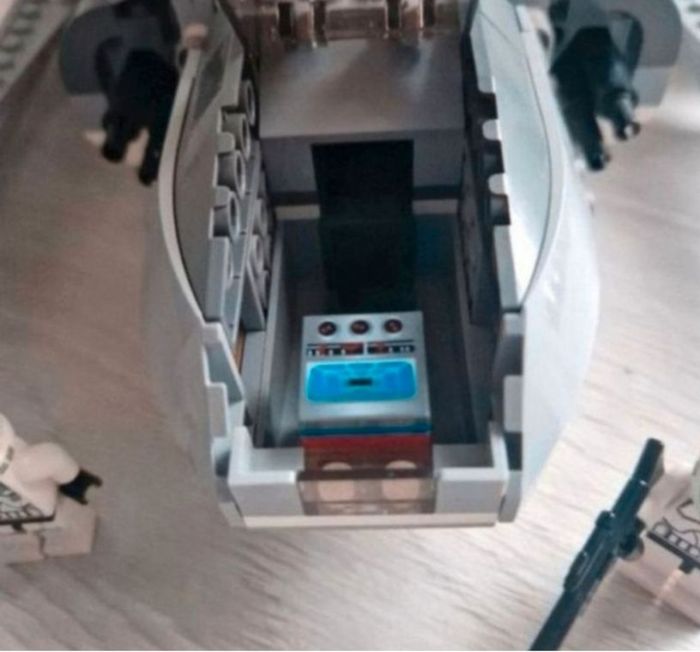 Superbe vaissseau de palpatine Lego star wars - photo numéro 4