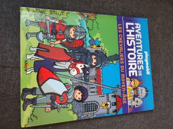 Livre Playmobil les chevaliers du Moyen-âge