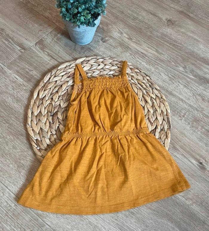 Robe 6 mois - photo numéro 2