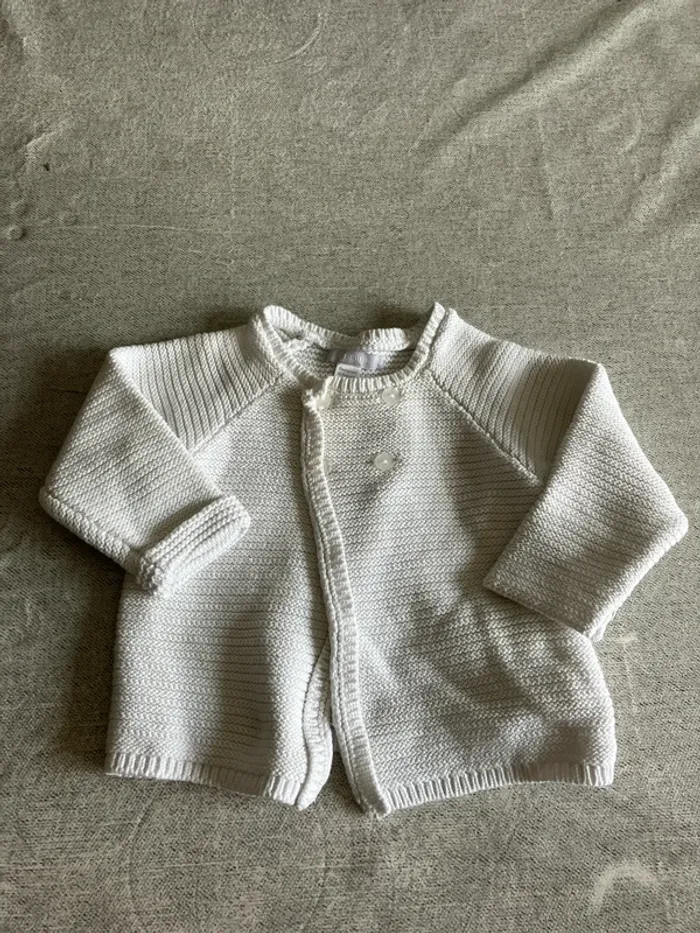Petit gilet blanc chic – 6 mois – Obaïbi