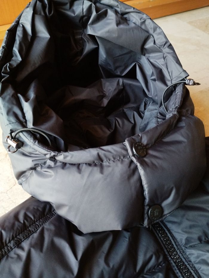 Moncler Maya 70 • Doudoune noir/bleu · Taille 1 (S) • Très chaude - photo numéro 9