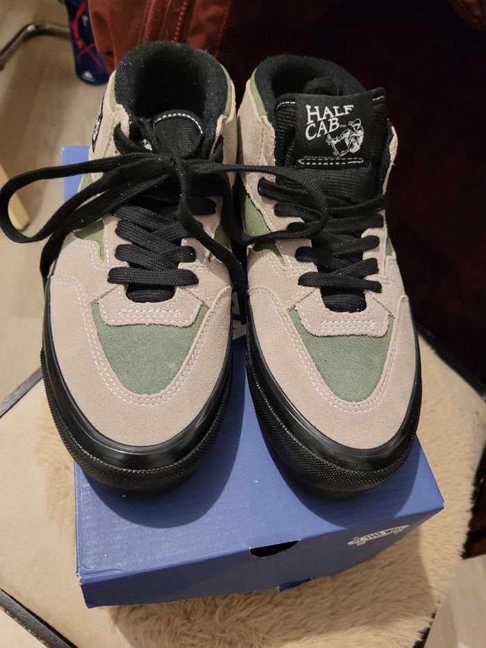 basket vans t40,5 neuf (40e)