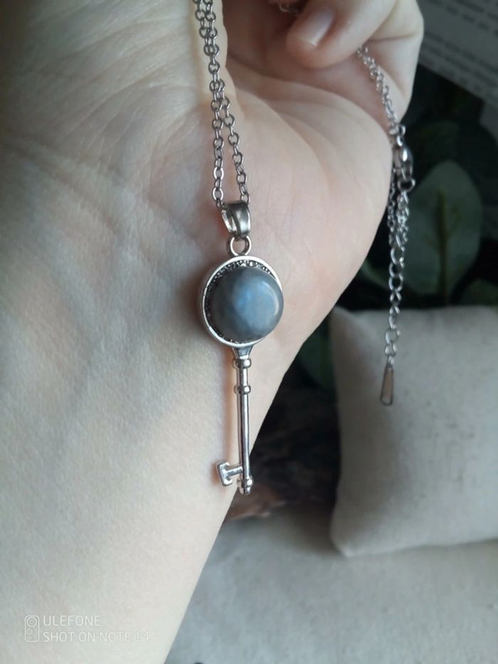 Collier protection clé pierre de labradorite - photo numéro 2
