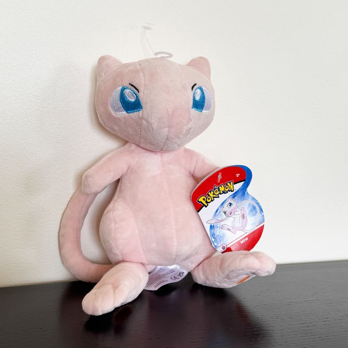 Mew Peluche Pokémon Officielle Jazwares 20cm - photo numéro 2