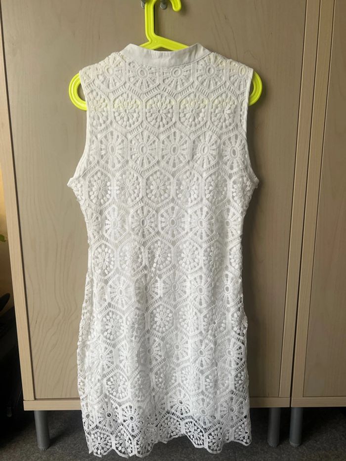 Très jolie robe blanche en dentelle / macramé - photo numéro 4