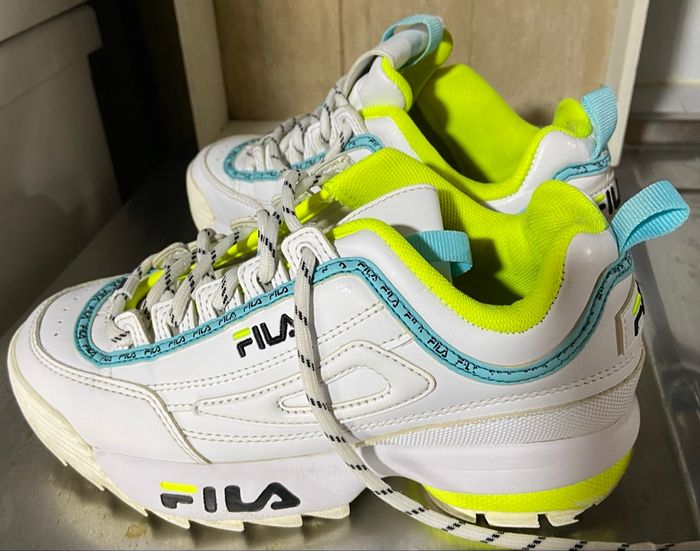Paire de basket couleur blanche bleu et verte bon état taille 35 marque fila - photo numéro 3