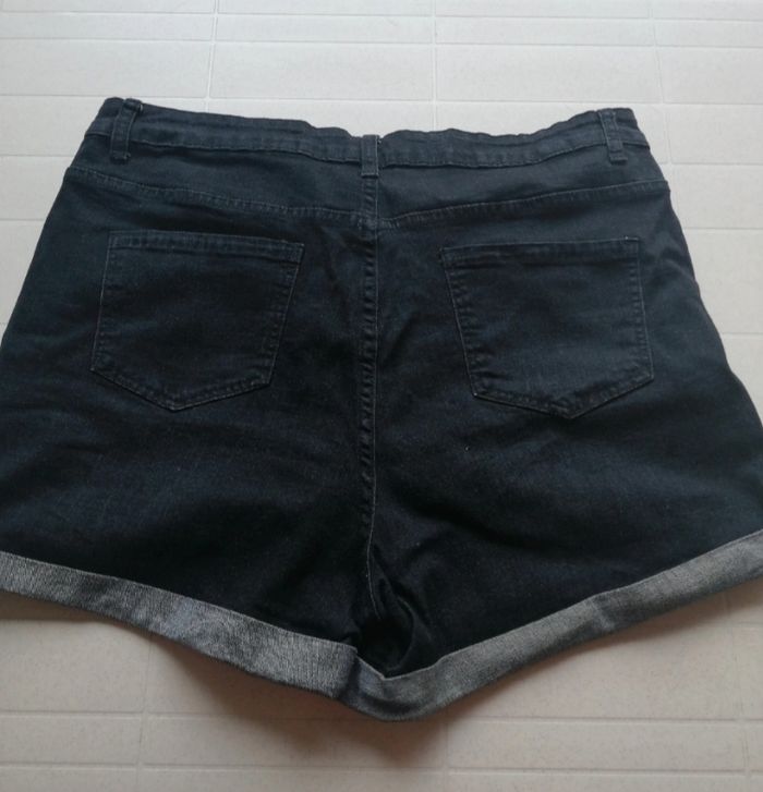 Short Shein T 46 - photo numéro 2