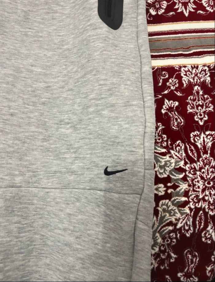 2 pantalon Nike tech - photo numéro 2